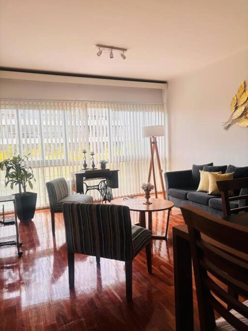 Departamento Emilio Civit 22 *